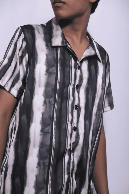 Monochrome Waves Half Shirt